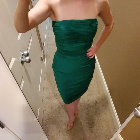Monique Lhuillier Bridesmaids Dresses & Skirts - Emerald green cocktail dress